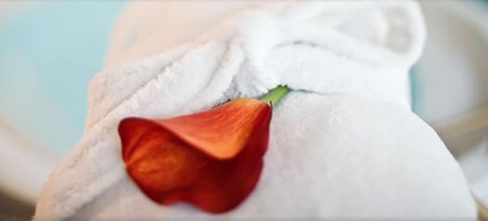 فندق باركهوتل شميد Adelsried المظهر الخارجي الصورة
